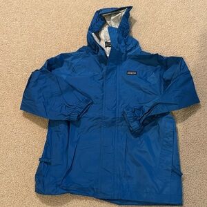 Boys Patagonia raincoat size S 8